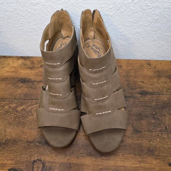 Natural Soul Heeled Sandals Dori Mushroom Memory Foam Arch Support Size 10 - Picture 2 of 8